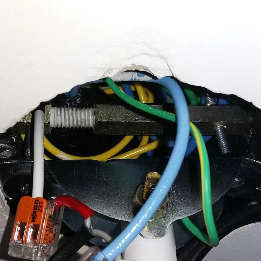 Serviço Elétrico 6